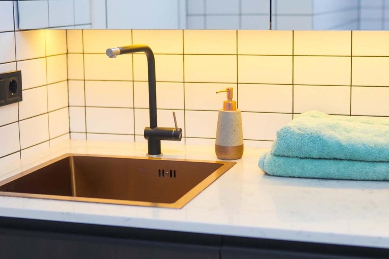 דנייפרופטרובסק Stylish 1 Bedroom Studio Near Most City מראה חיצוני תמונה